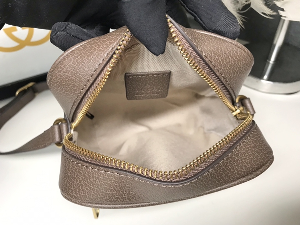 激安グッチバッグコピー着用イメージ